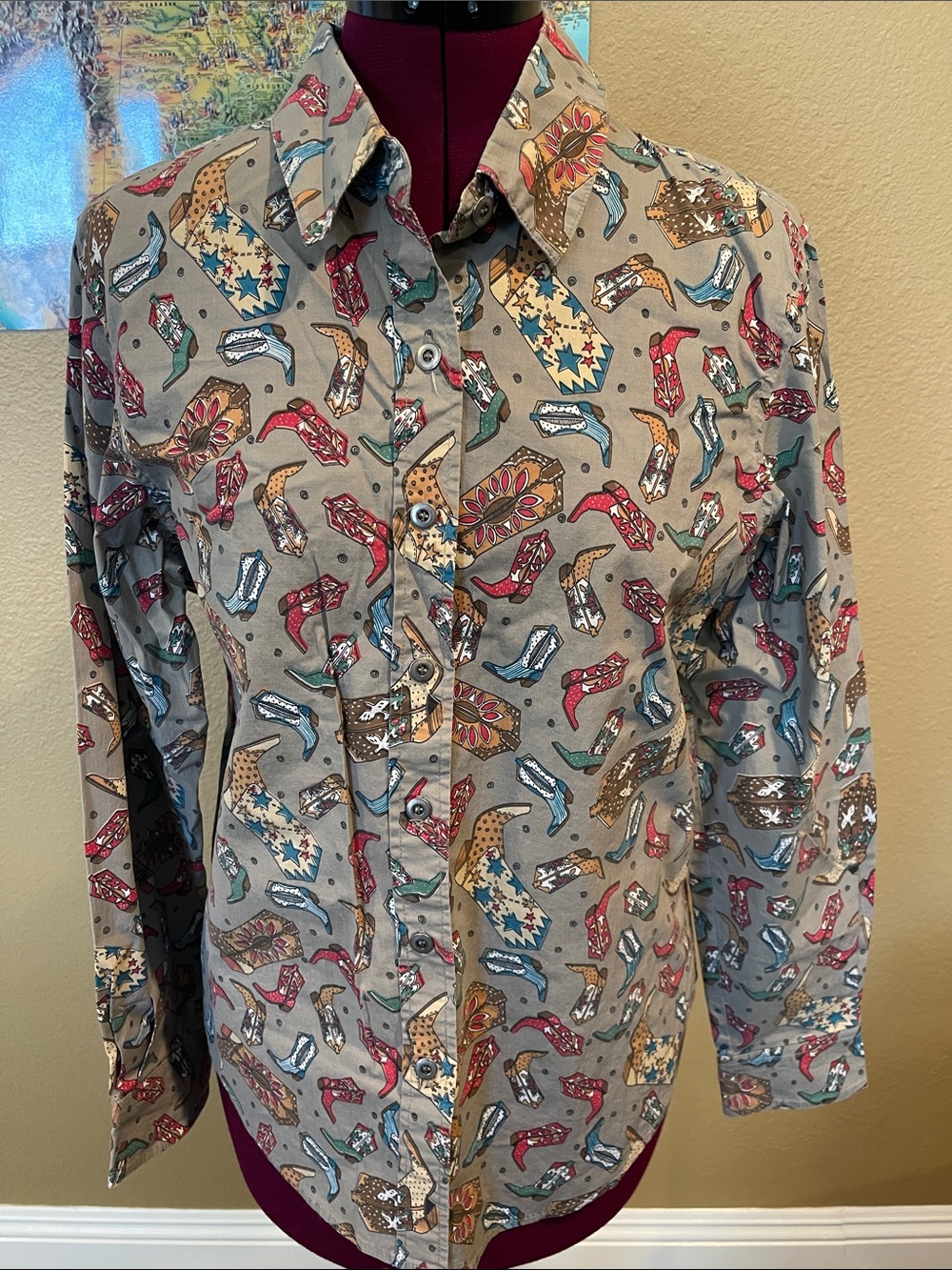 Western Boot Print Button-Up Shirt in Taupe Large